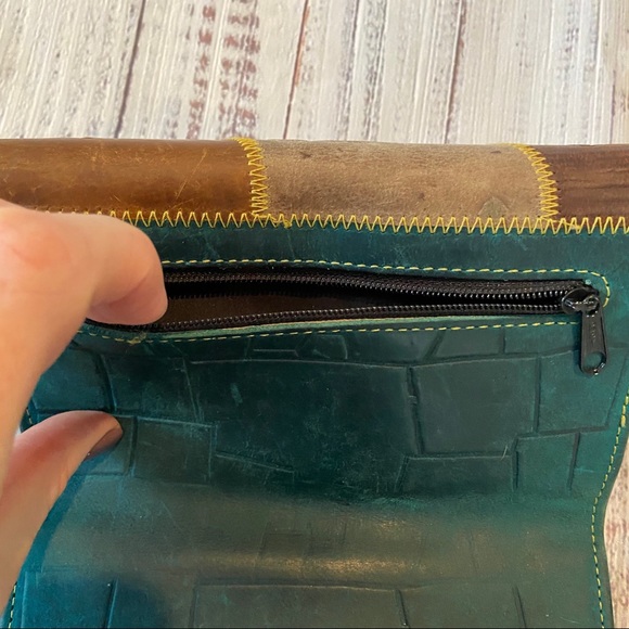 Peru Leather Trifold Wallet. Great Used Condition. - Picture 15 of 16